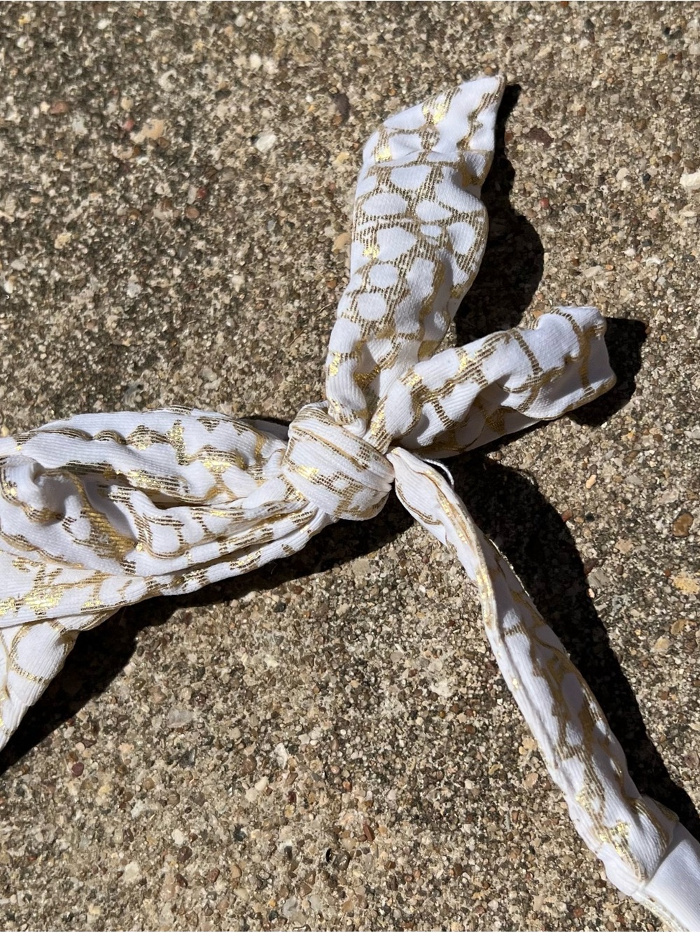 đź‘—Beach Bunny Rebel Yell White & Gold Lattice Triangle Bikini Top - Picture 4 of 8